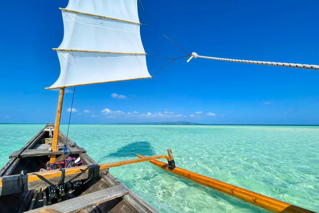 コース一覧 - 川平湾の貸切クルーズ 石垣島サバニ観光
